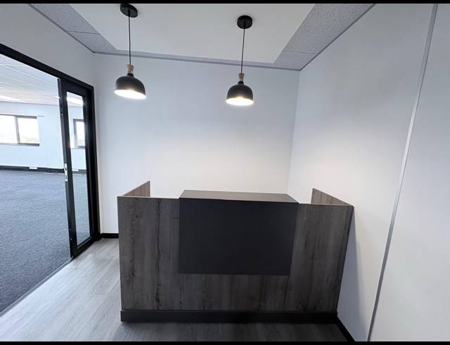 229M² OFFICE TO LET IN MIDRIDGE PARK